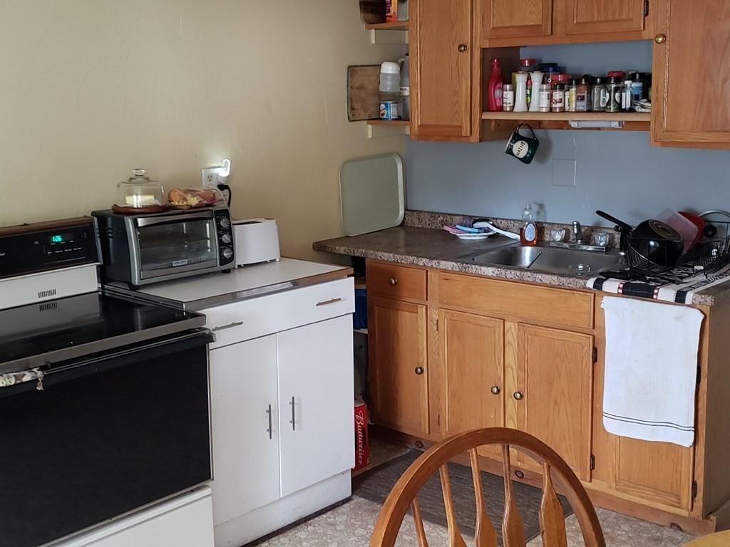 192 Massasoit Road Worcester, MA 01604 - Photo 10 of 18 Gallery Image 10