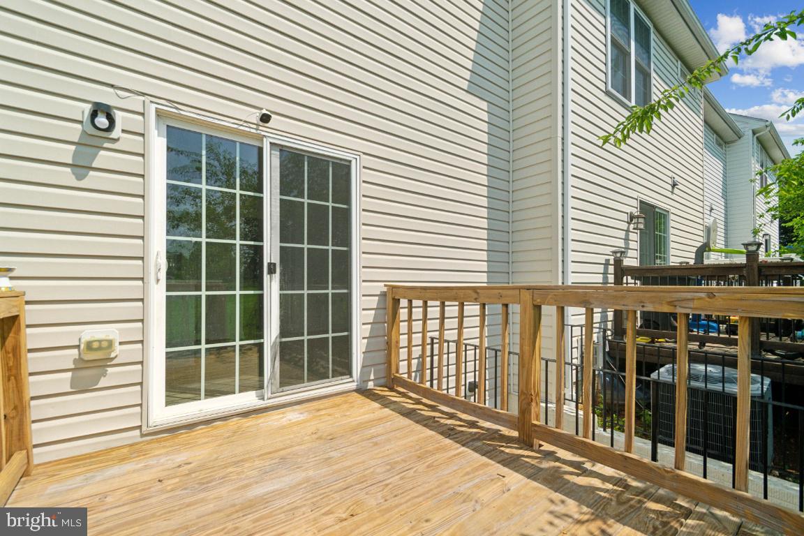1109 Pomelo Court, Unit 1109 Baltimore, MD 21228 - Photo 38 of 40 a view of a balcony with a window