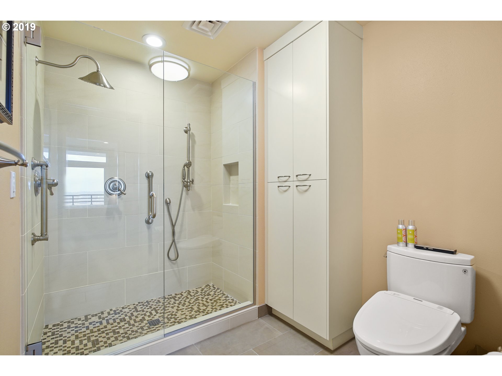 2445 Northwest Westover Road, Unit 407 Portland, OR 97210 - Photo 17 of 32 Gallery Image 17