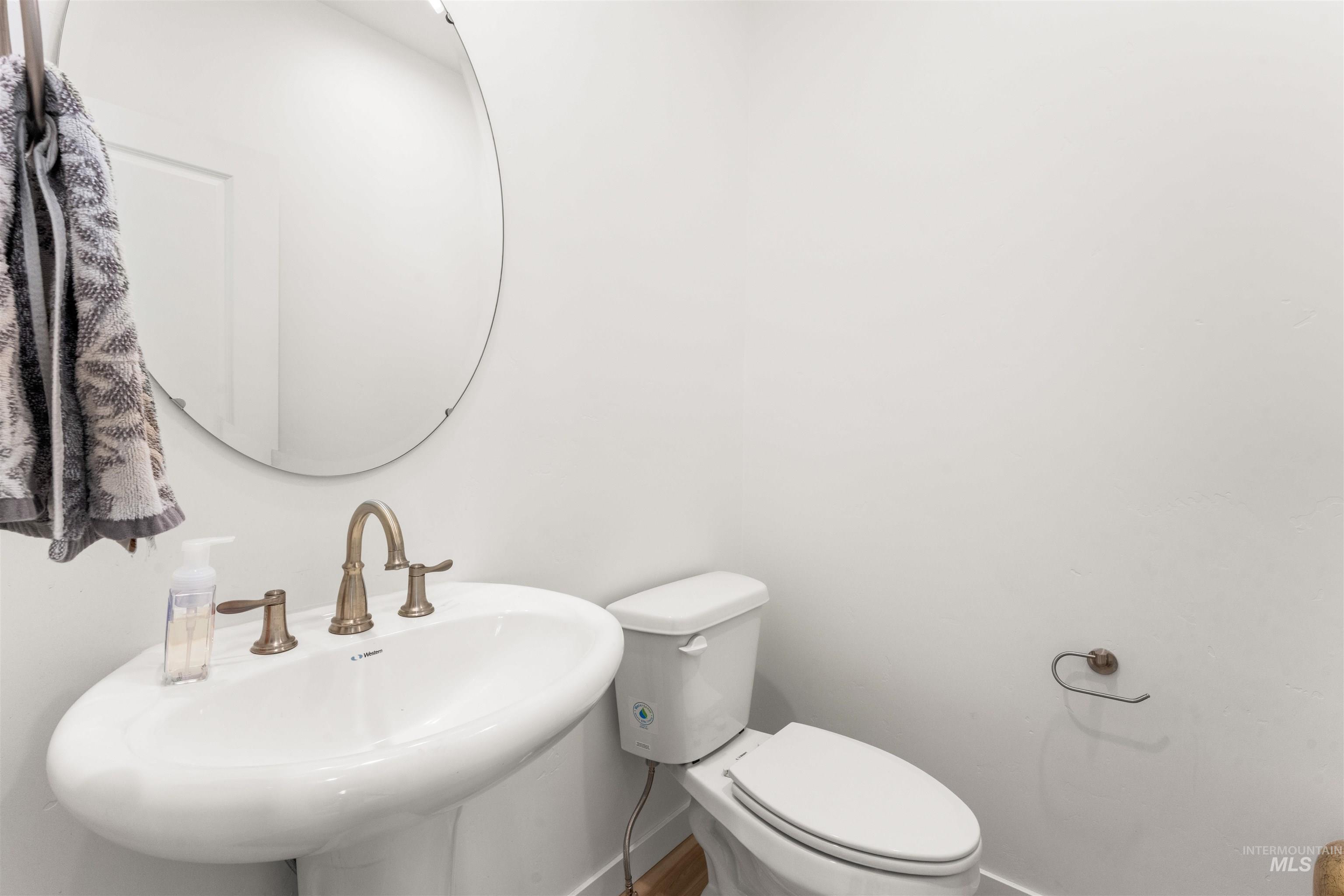 2040 West Gelding Street Middleton, ID 83644 - Photo 8 of 22 Bathroom with toilet and a sink