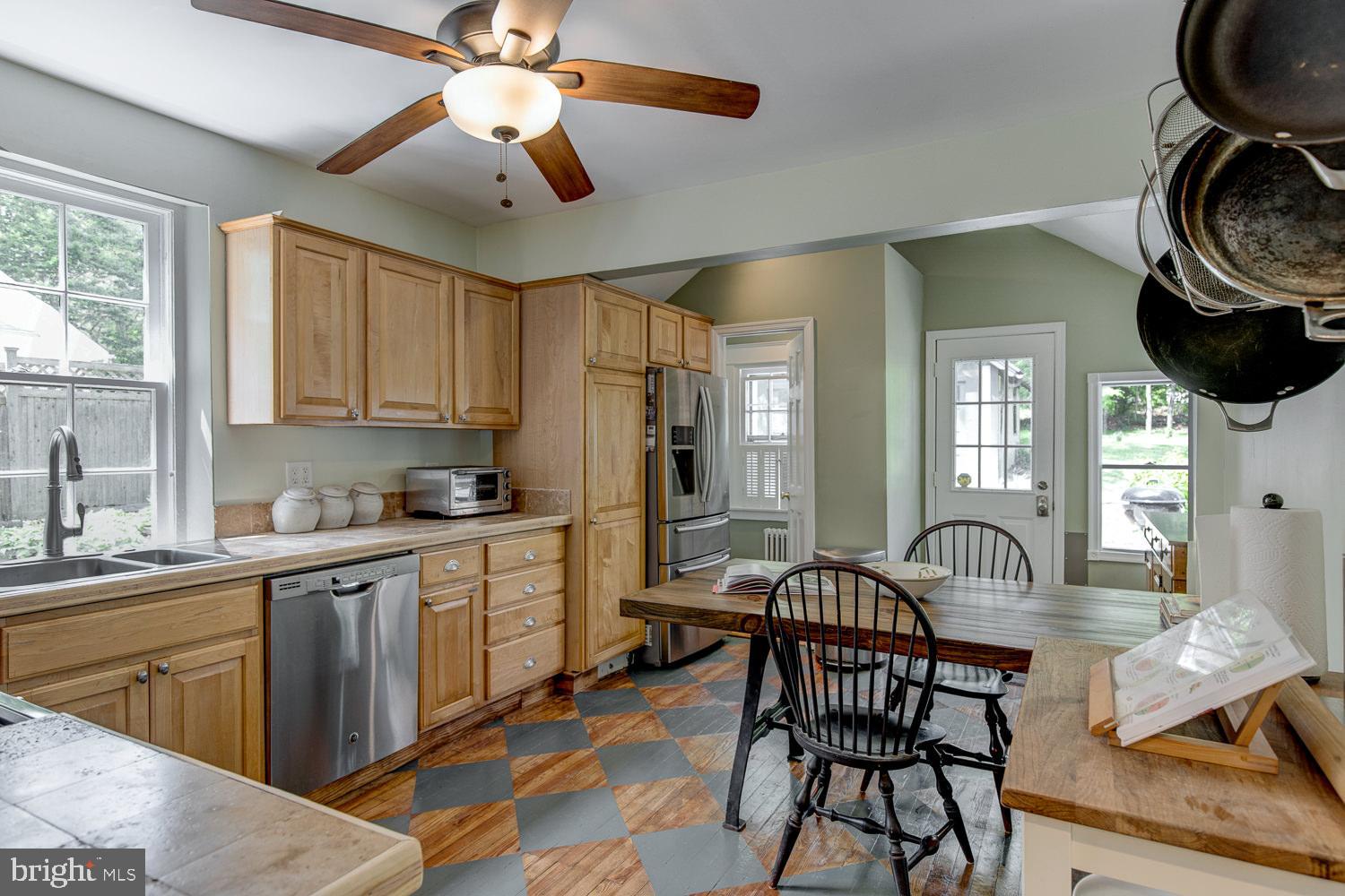 199 Woodward Road Media, PA 19063 - Photo 10 of 32 Recently Renovated Eat-In Kitchen.