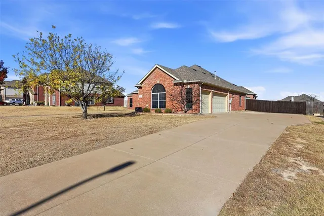 $560,000 | 1524 Desert Hills Drive, Fort Worth, TX 76052
