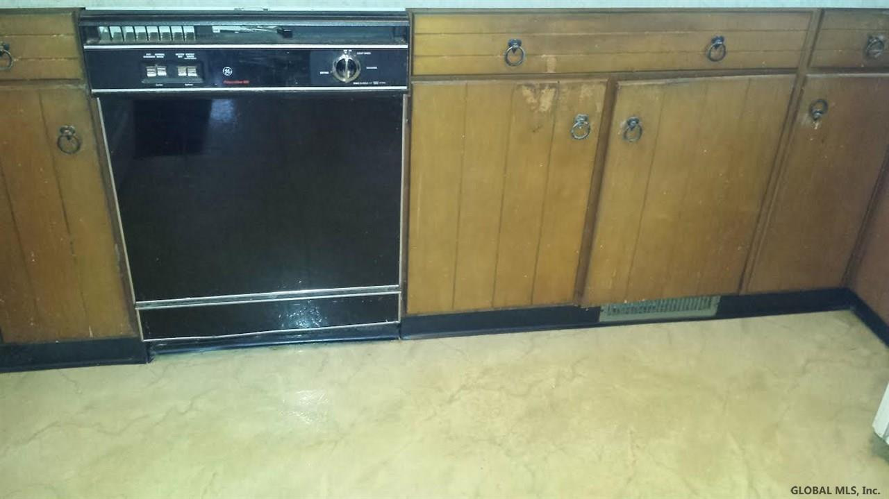 42 Gladwish Road Bethlehem, NY 12054 - Photo 8 of 25 Photo 8