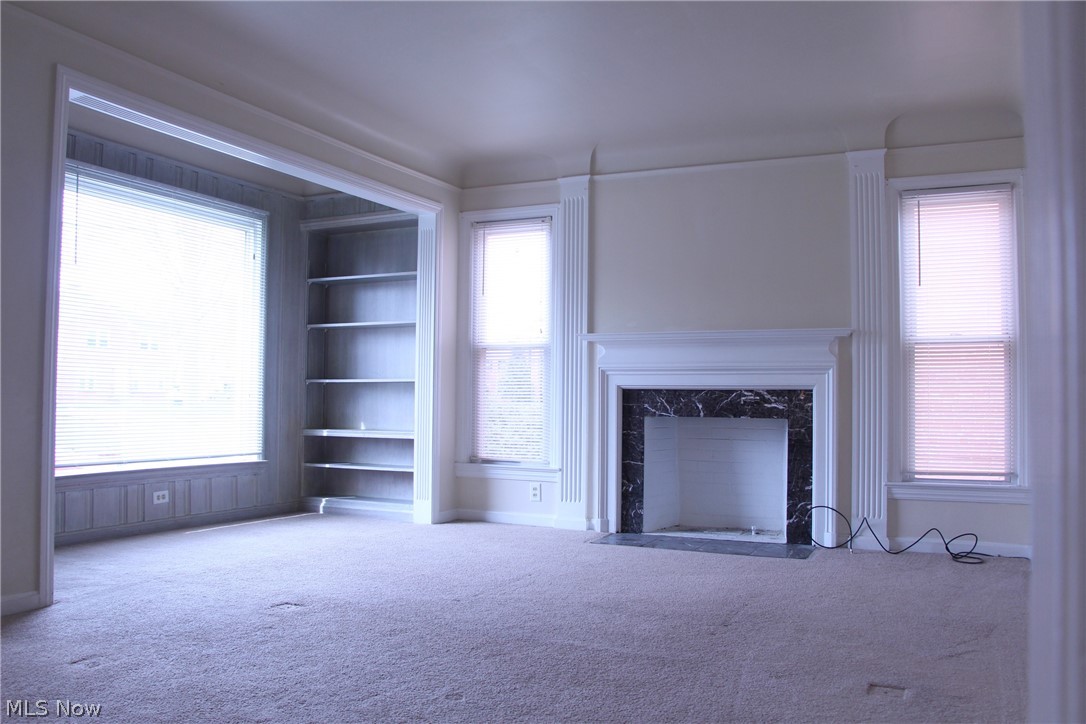 13693 Cedar Road Cleveland, OH 44118 - Photo 3 of 15 Large living room!