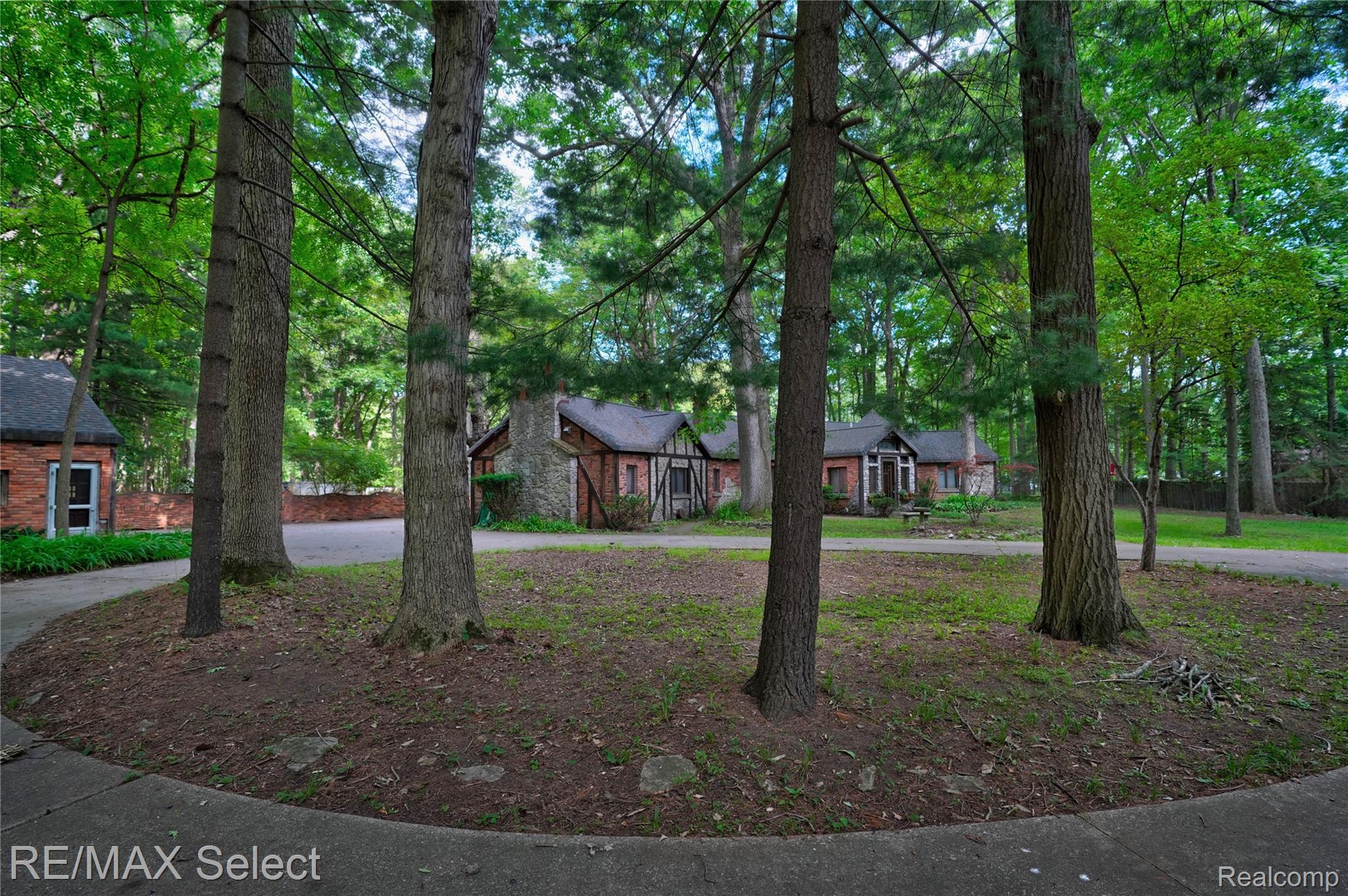 3471 South Towerline Road Bridgeport, MI 48722 - Photo 8 of 55 3471 S Towerline Rd 08.jpg