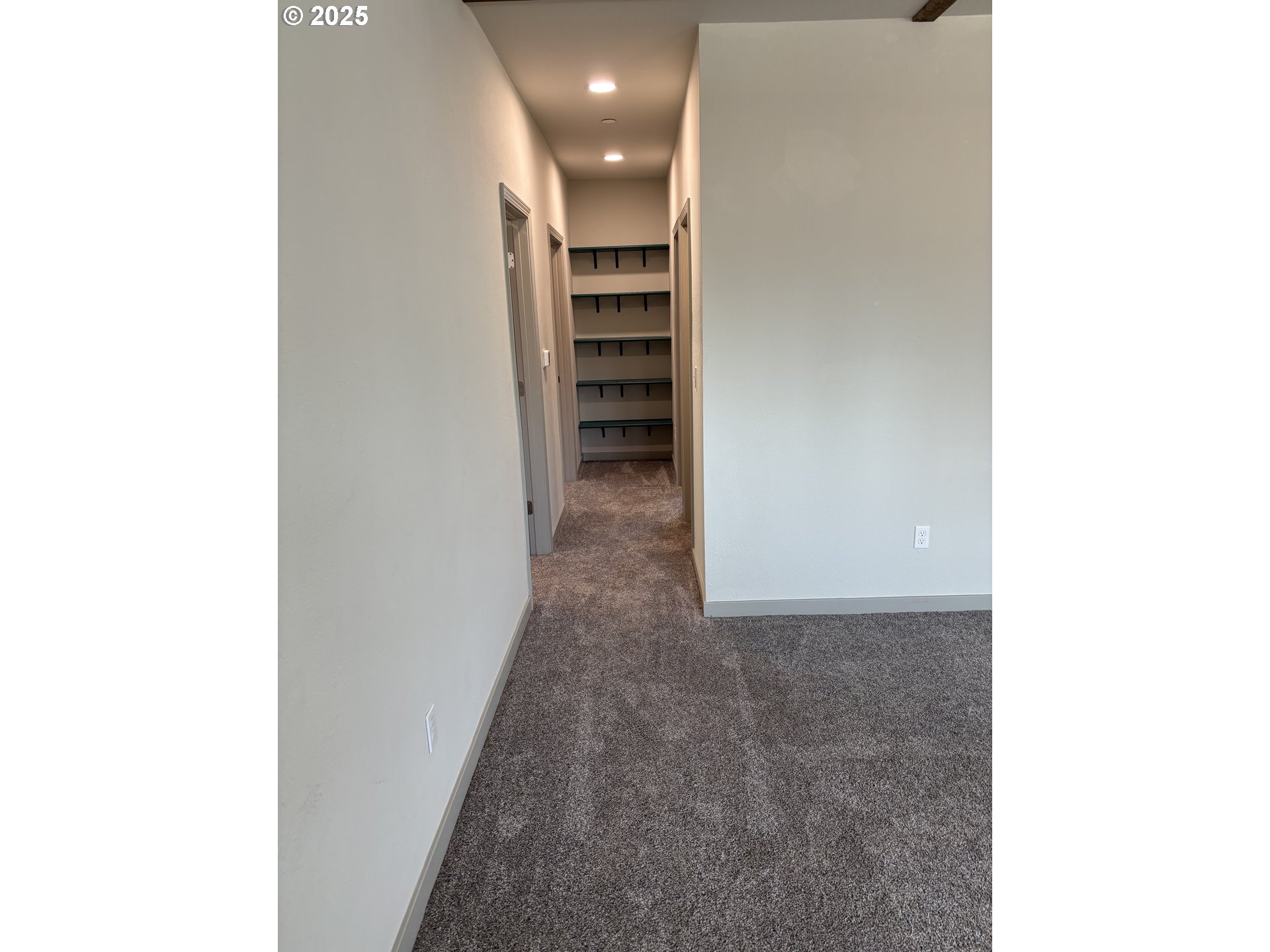 704 Patrol Street Molalla, OR 97038 - Photo 9 of 29 a view of a hallway