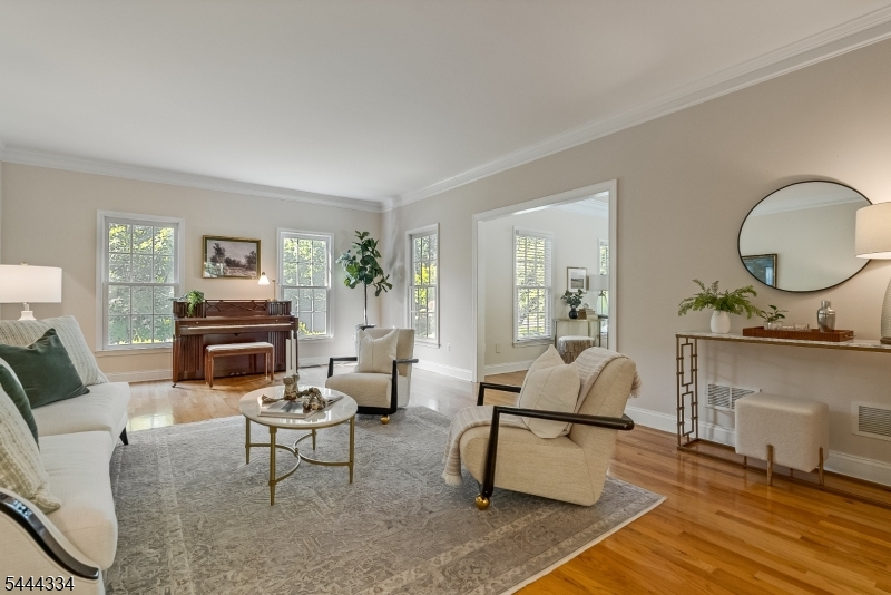 3 Connet Lane Mendham, NJ 07945 - Photo 4 of 30