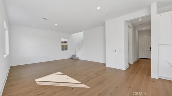 $6,500 | 107 Pansy, Irvine, CA 92618