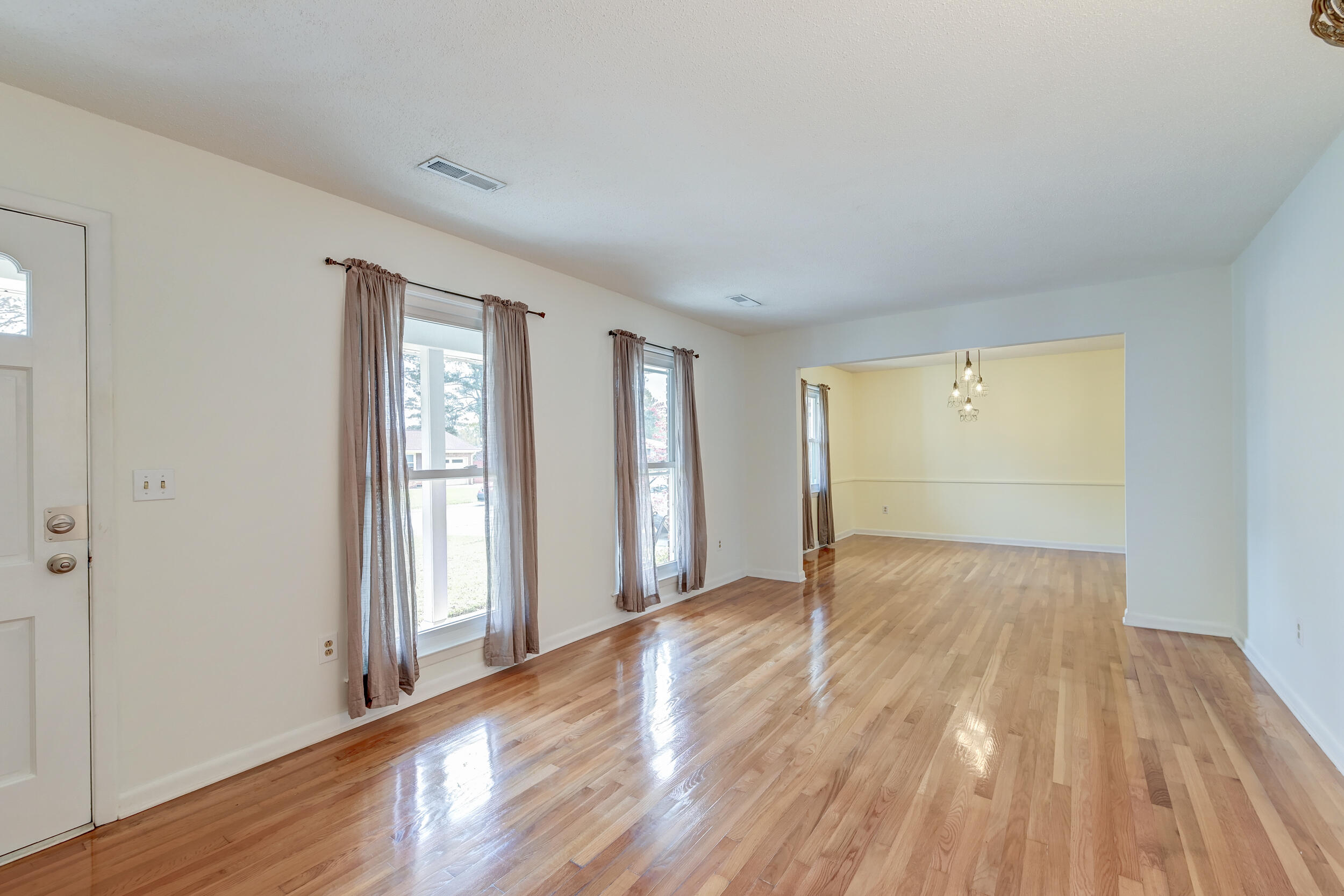 6019 Rembert Drive Hanahan, SC 29410 - Photo 8 of 44 DSC_4769_70_71_72_73