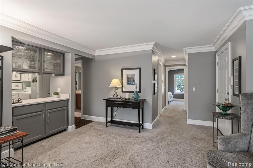 1695 Huntington Park Rochester Hills, MI 48309 - Photo 4 of 54