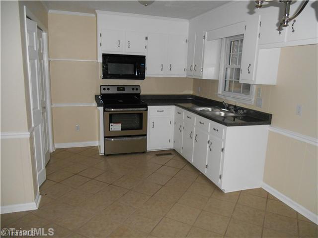 4995 Pine Hall Road Walkertown, NC 27051 - Photo 3 of 16 Kitchen.