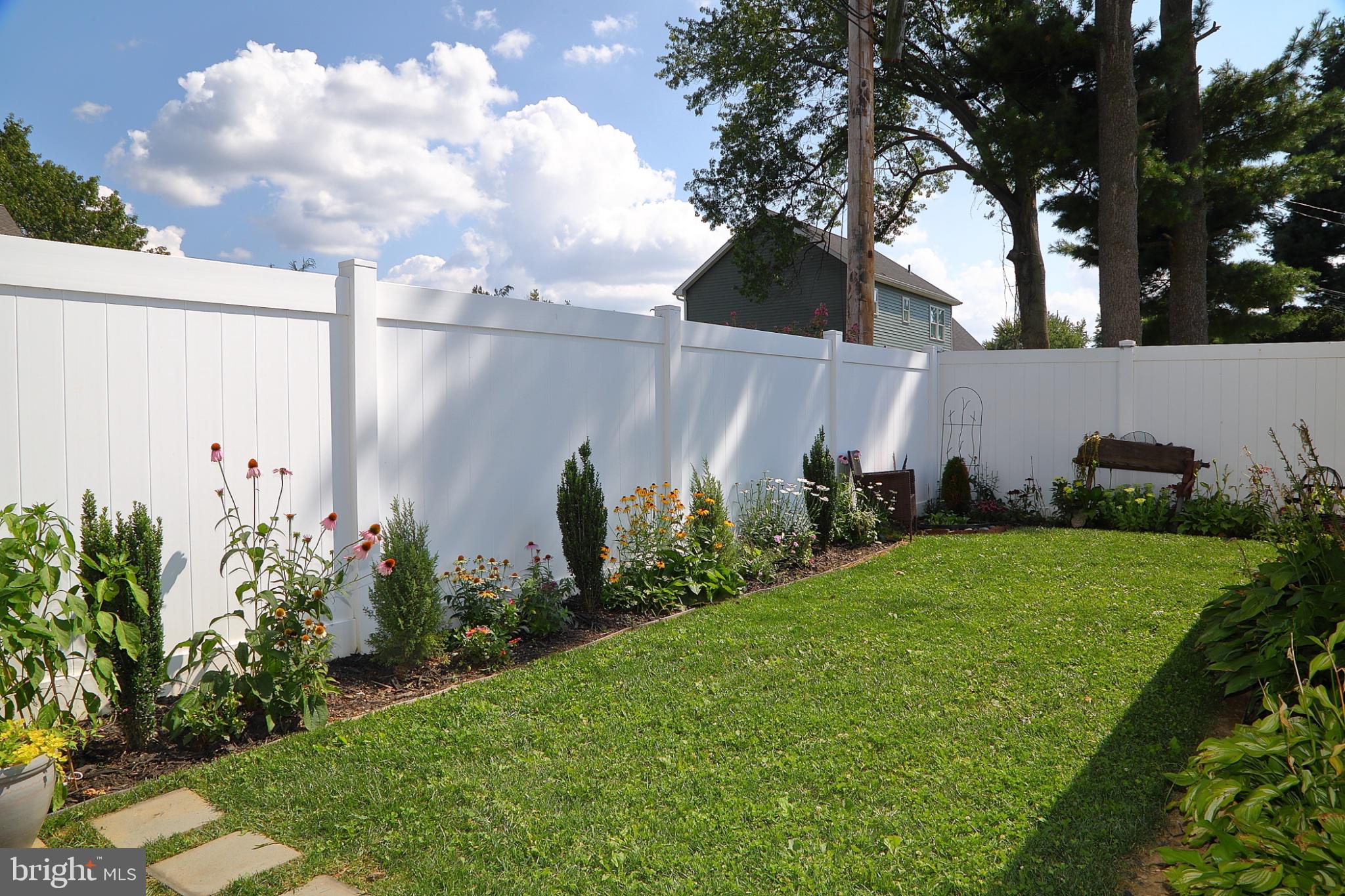 543 Golden Street Lititz, PA 17543 - Photo 31 of 33 Garden area