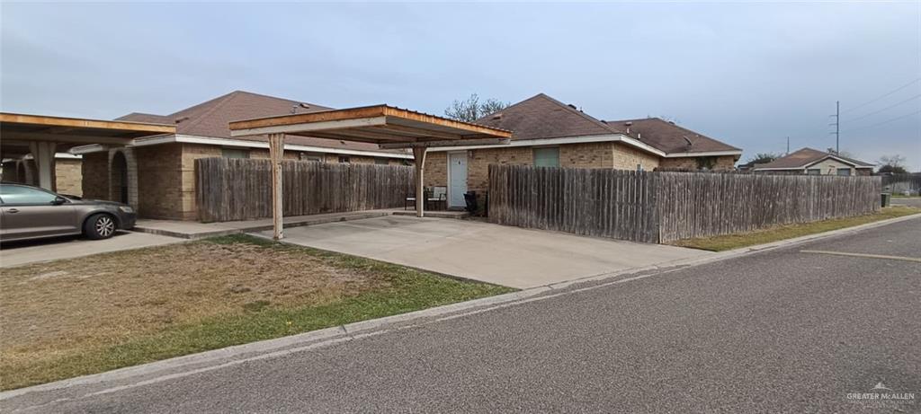 3904 South Radisson Avenue Pharr, TX 78577 - Photo 5 of 5 a backyard of a house