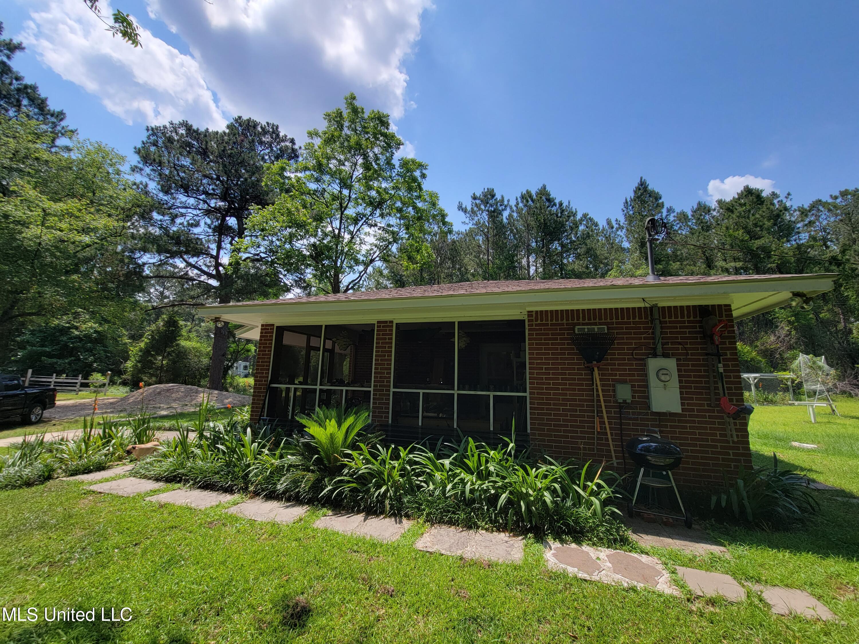 15 Big Earl Road Wiggins, MS 39577 - Photo 4 of 17 20220518_142317