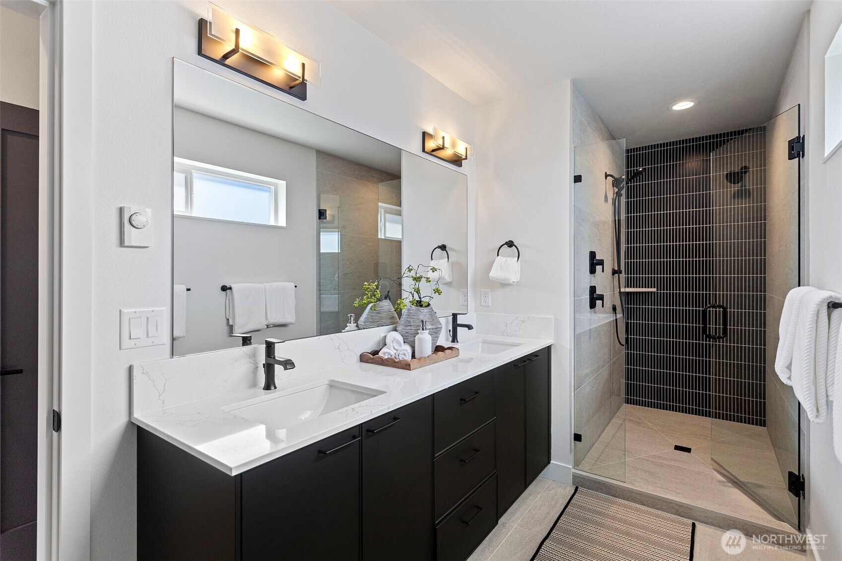 4432 Dayton Avenue North Seattle, WA 98103 - Photo 33 of 38