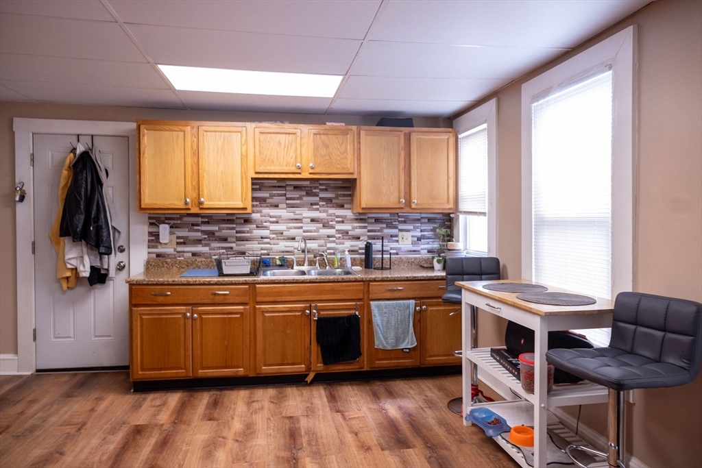 38 Greenacre Square, Unit 2 Springfield, MA 01105 - Photo 3 of 11