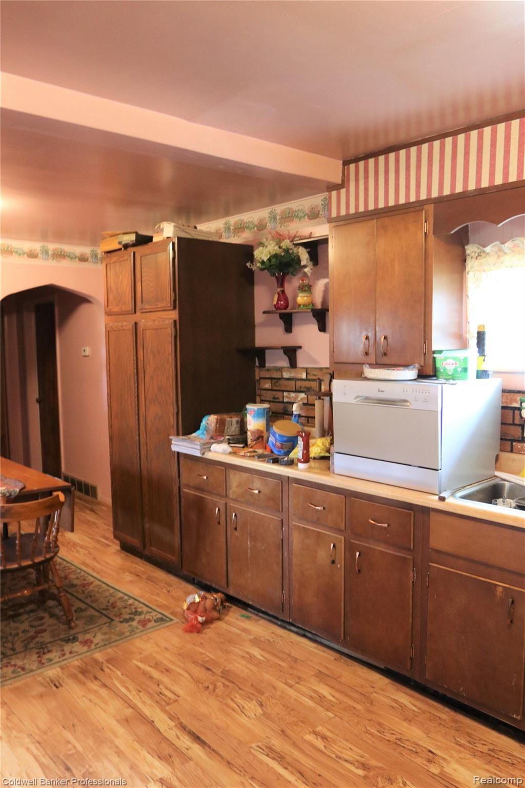 5805 South Corey Road Perry, MI 48872 - Photo 5 of 19 5 5805 Kitchen.JPG
