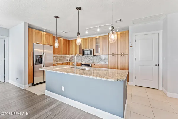 $599,000 | 1431 Riverplace Boulevard, Unit 3002, Jacksonville, FL 32207