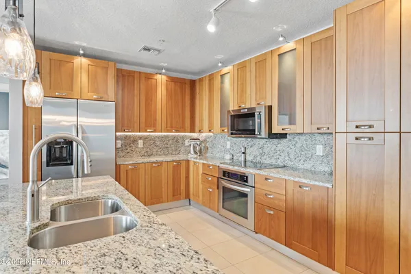 $599,000 | 1431 Riverplace Boulevard, Unit 3002, Jacksonville, FL 32207