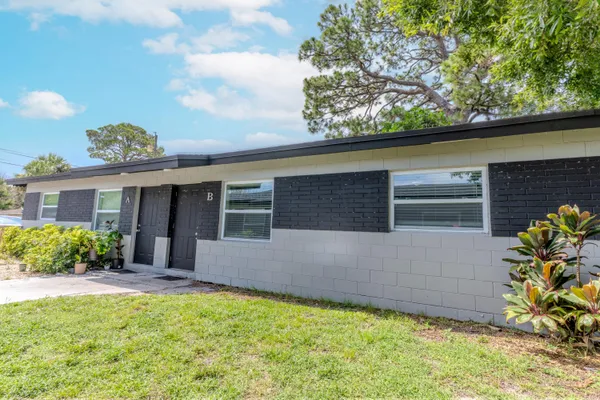 $1,600 | 711 North 23rd Street, Unit B, Fort Pierce, FL 34950