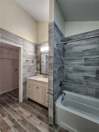 $1,800 | 5026 Southwest 94th Street, Gainesville, FL 32608