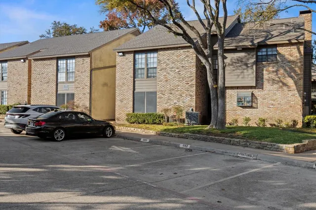 $200,000 | 15221 Berry Trail, Unit 709, Dallas, TX 75248