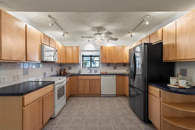 $200,000 | 15221 Berry Trail, Unit 709, Dallas, TX 75248