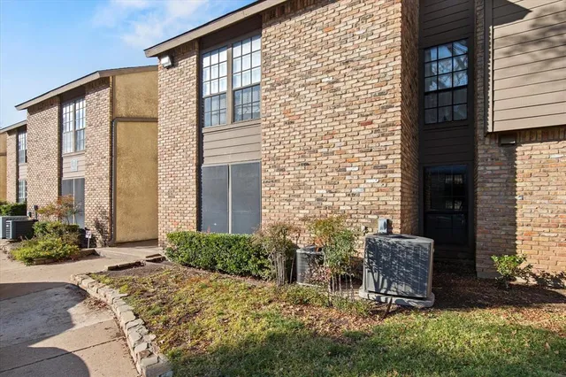 $200,000 | 15221 Berry Trail, Unit 709, Dallas, TX 75248