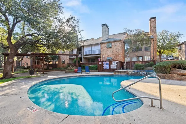$200,000 | 15221 Berry Trail, Unit 709, Dallas, TX 75248
