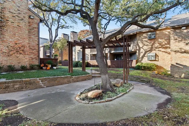 $200,000 | 15221 Berry Trail, Unit 709, Dallas, TX 75248