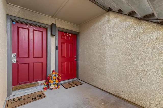 $200,000 | 15221 Berry Trail, Unit 709, Dallas, TX 75248