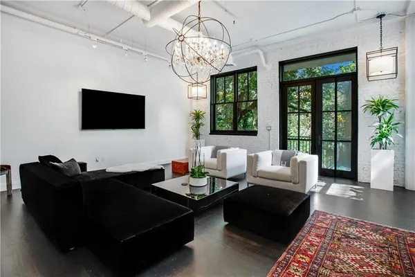 $4,800 | 3235 Roswell Road Northeast, Unit 409, Atlanta, GA 30305