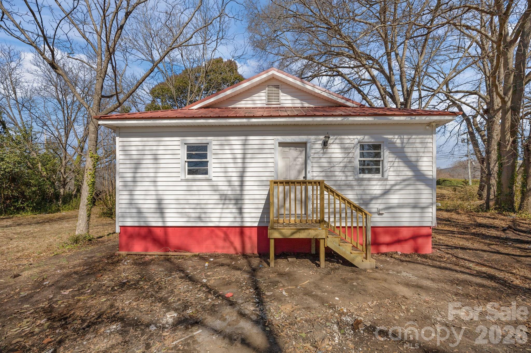 511 East Trade Street Dallas, NC 28034 - Photo 15 of 16