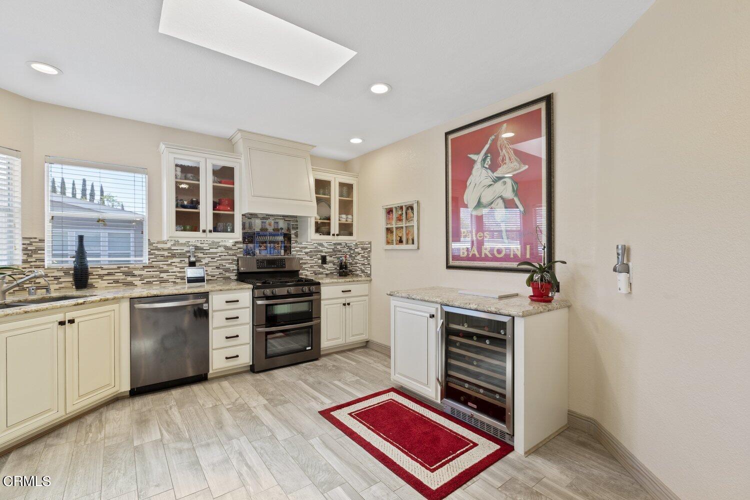 1550 Rory Lane, Unit 251 Simi Valley, CA 93063 - Photo 7 of 15 1550-rory-ln-simi-valley-ca-usa-011 (1)