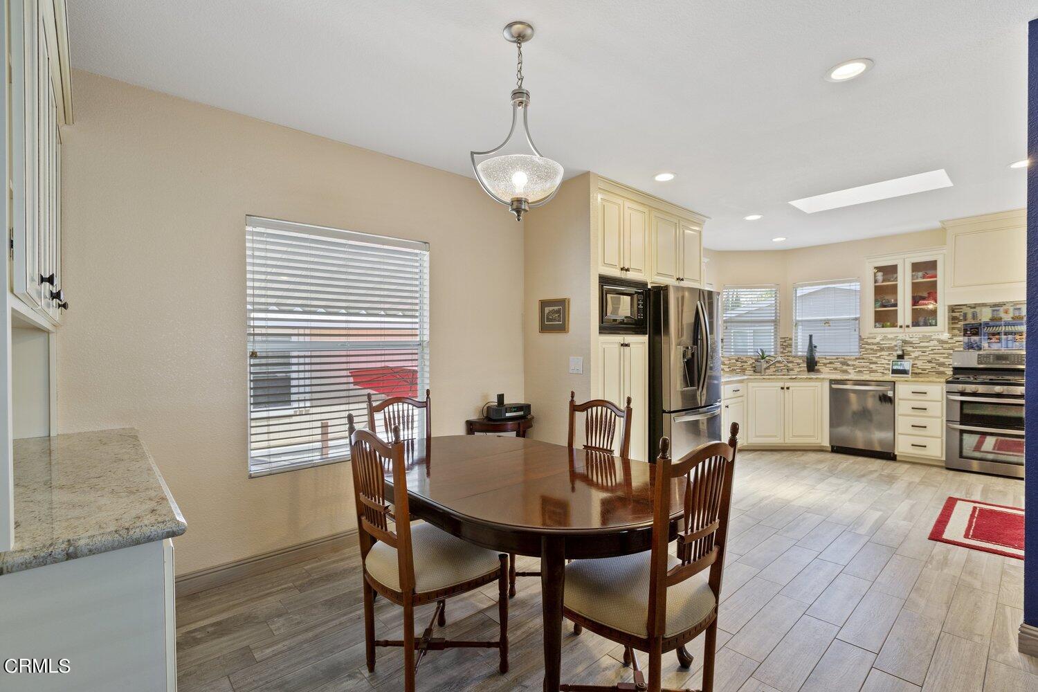 1550 Rory Lane, Unit 251 Simi Valley, CA 93063 - Photo 8 of 15 1550-rory-ln-simi-valley-ca-usa-015 (1)