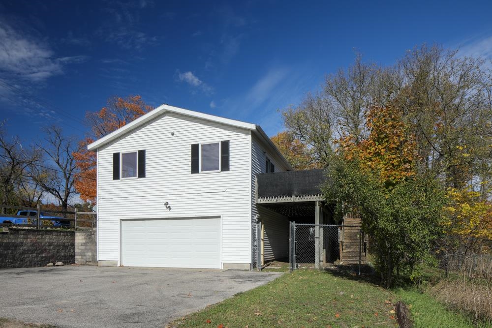 8335 South Maple City Road Maple City, MI 49664 - Photo 9 of 31