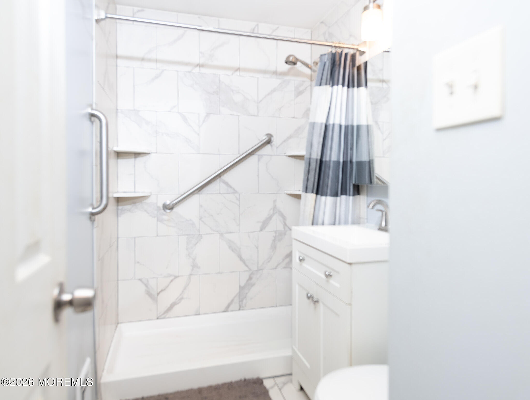 302 Edgeview Road Keyport, NJ 07735 - Photo 6 of 20 302 Edgeview Rd-7
