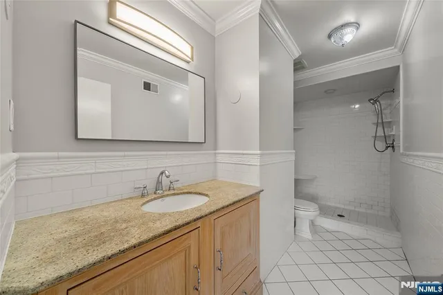 $4,700 | 121 Broadway, Cresskill, NJ 07626