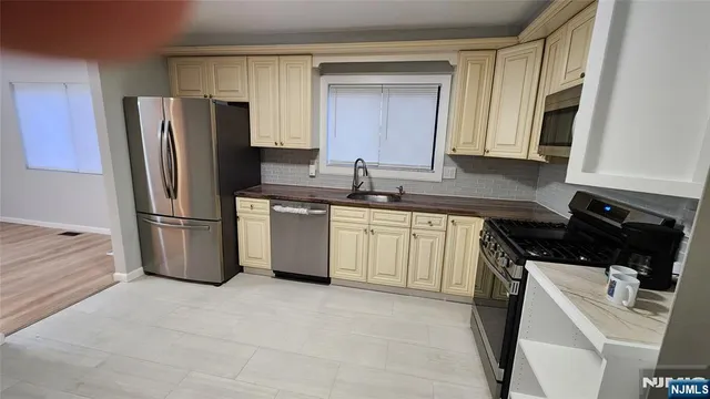 $4,700 | 121 Broadway, Cresskill, NJ 07626