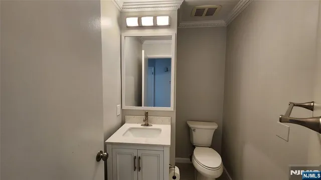 $4,700 | 121 Broadway, Cresskill, NJ 07626