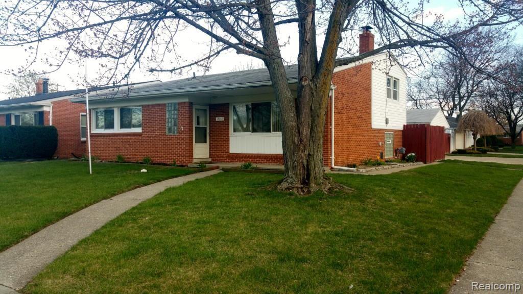 18010 Rainbow Road Fraser, MI 48026 - Photo 22 of 23 20150427_193104.jpg