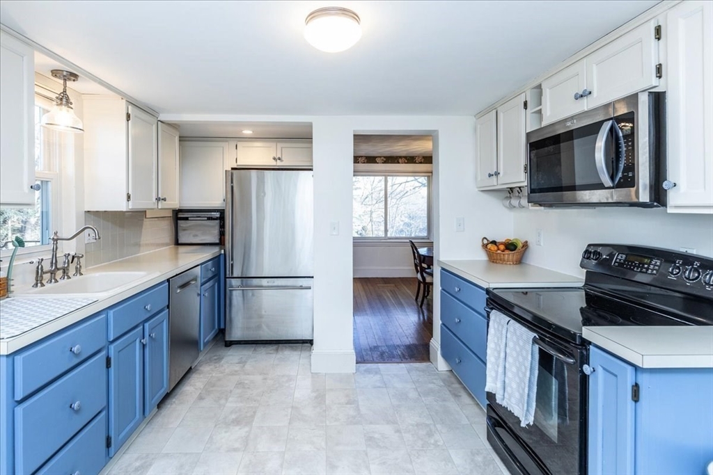 14 Walcott Road Beverly, MA 01915 - Photo 19 of 39 Gallery Image 19