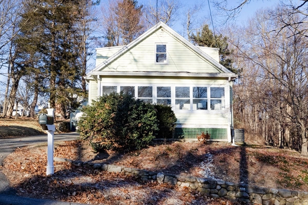 14 Walcott Road Beverly, MA 01915 - Photo 2 of 39 Gallery Image 2