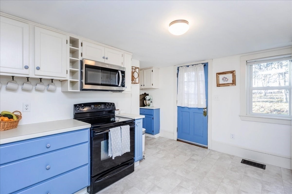 14 Walcott Road Beverly, MA 01915 - Photo 21 of 39 Gallery Image 21