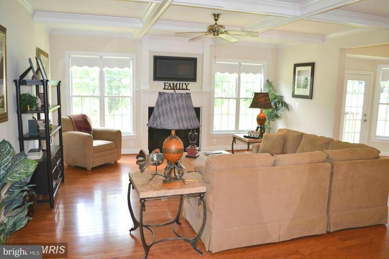 13604 Hidden Creek Road Manassas, VA 20112 - Photo 4 of 17 Great Room