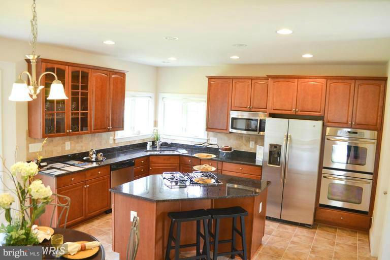 13604 Hidden Creek Road Manassas, VA 20112 - Photo 5 of 17 Kitchen