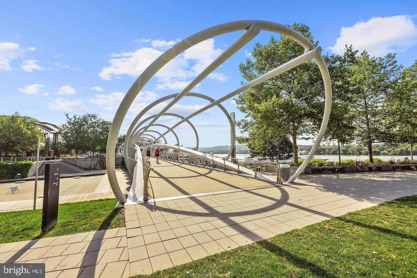 355 I Street Southwest, Unit 501 Washington, DC 20024 - Photo 4 of 7