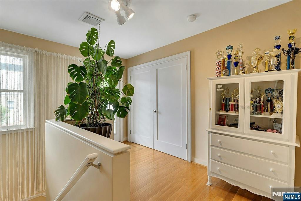444 Riverside Avenue Lyndhurst, NJ 07071 - Photo 18 of 29