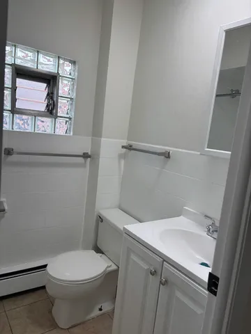 $1,300 | 10401 South Ewing Avenue, Unit 2R, Chicago, IL 60617
