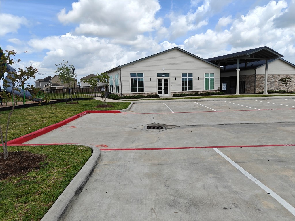 1270 Glendora Drive Rosharon, TX 77583 - Photo 28 of 43 a view of house and outdoor space